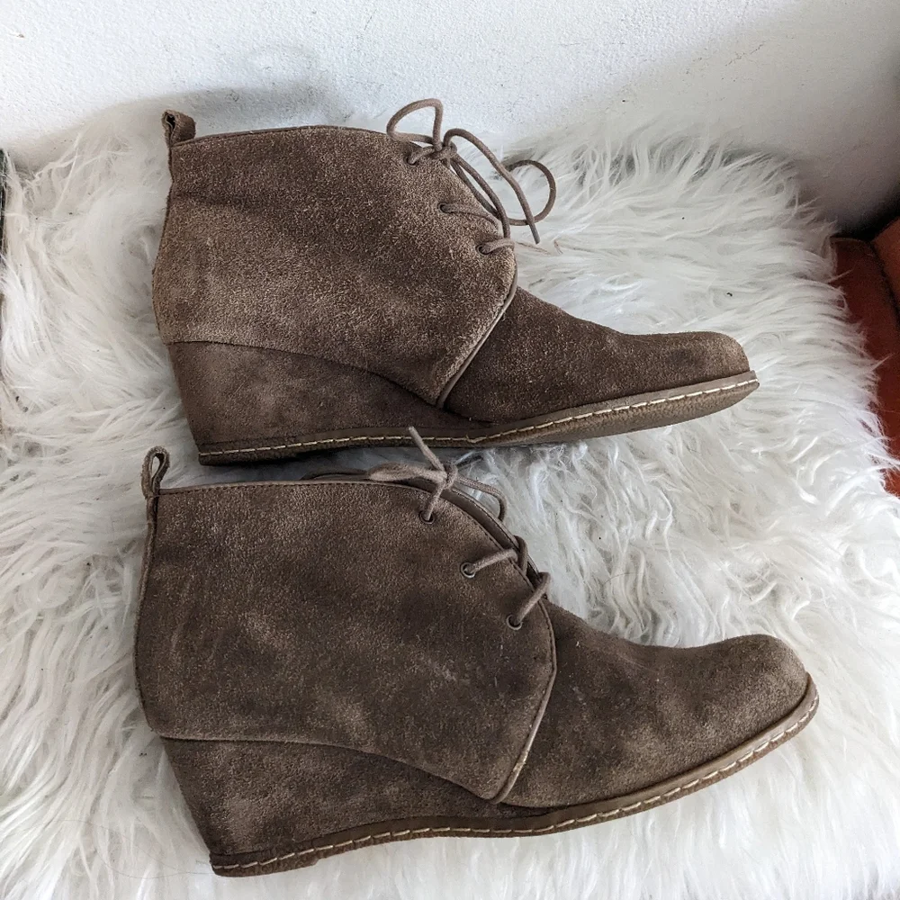 Franco Sarto Taupe Suede Wedge Booties Ankle Boots 7.5 Lace Up Platform